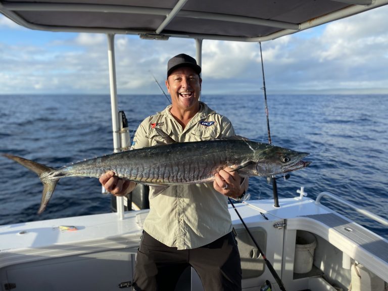 Chasing Spanish Mackerel in Tin Can Bay